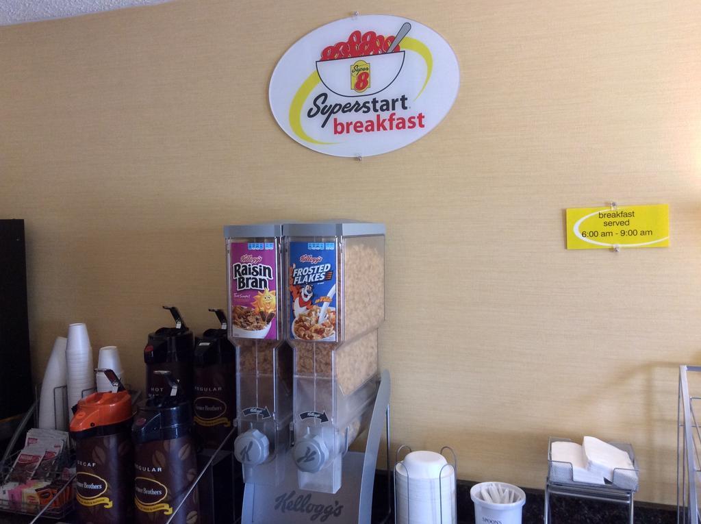 Super 8 By Wyndham Marshalltown Kültér fotó
