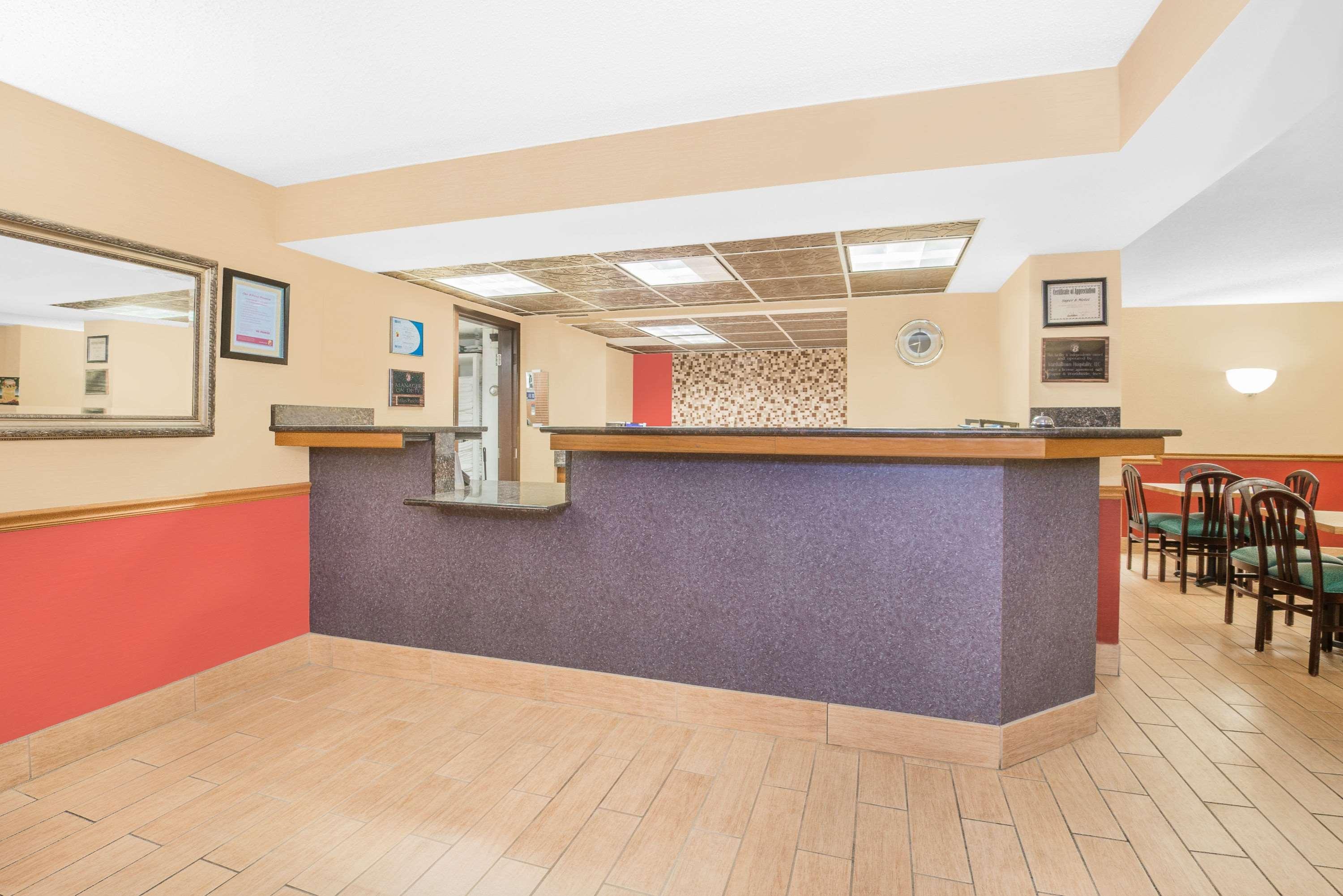 Super 8 By Wyndham Marshalltown Kültér fotó