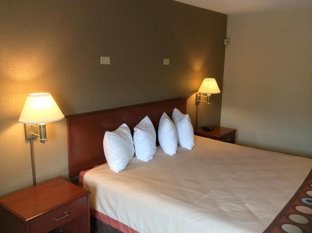 Super 8 By Wyndham Marshalltown Kültér fotó